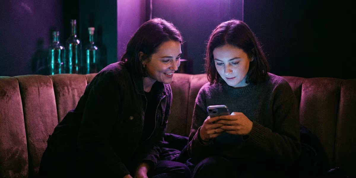 Is There a Lesbian Grindr? What Queer Women Use (2026)